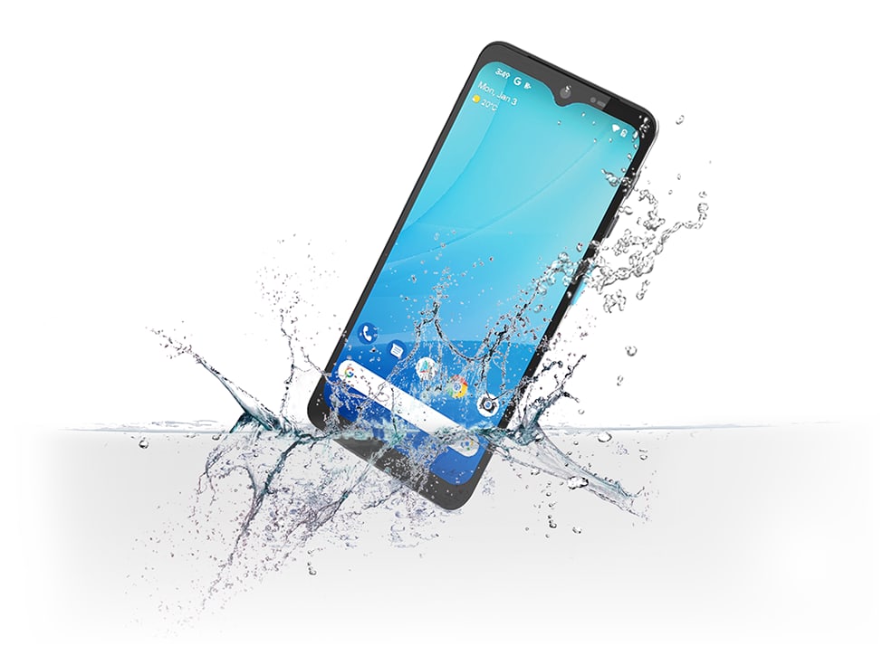 Zdjęcie producenta ilustrujące szczelność IP68 — urządzenie wpadające do wody