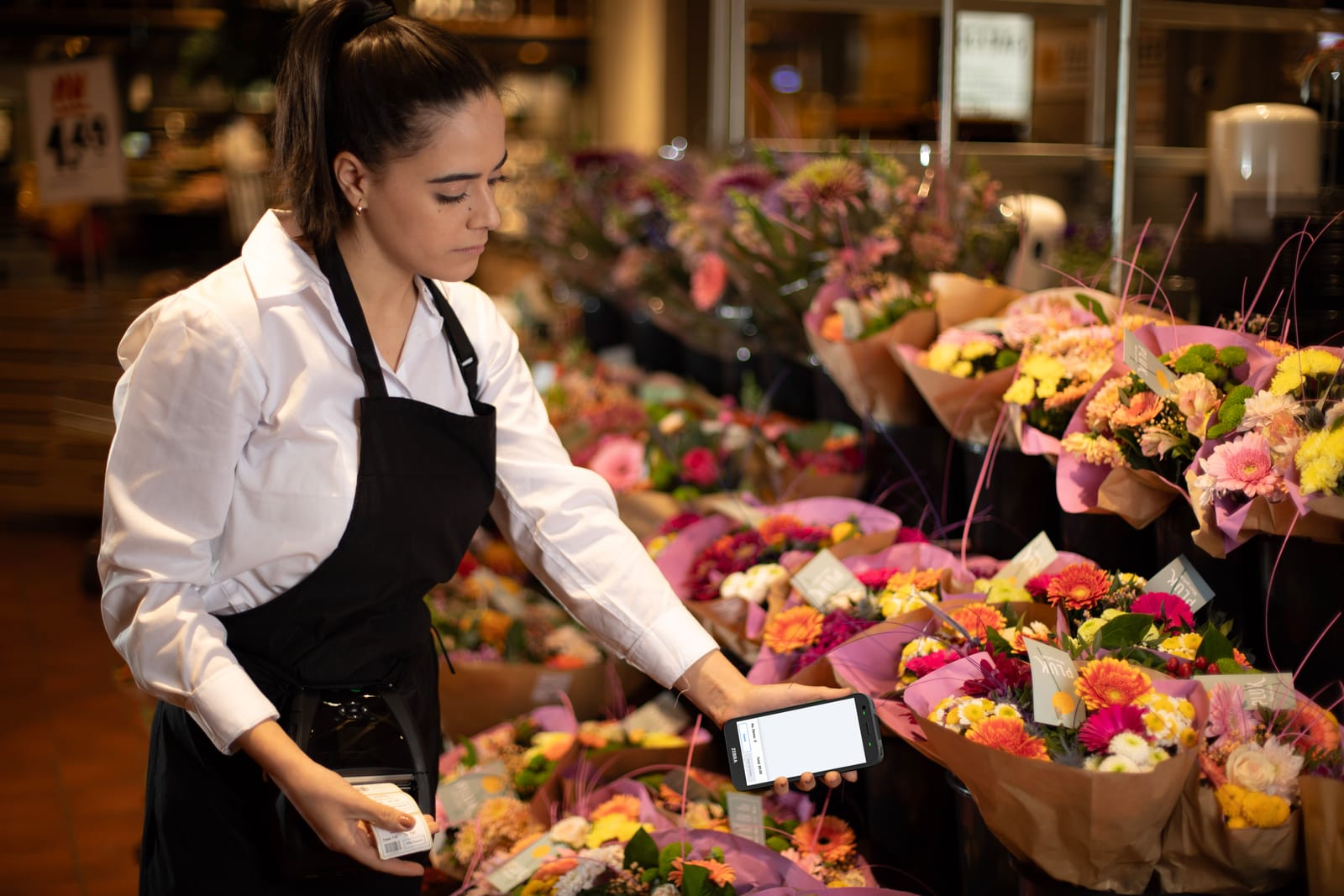Detal i logistyka — inwentaryzacja RFID i obsługa