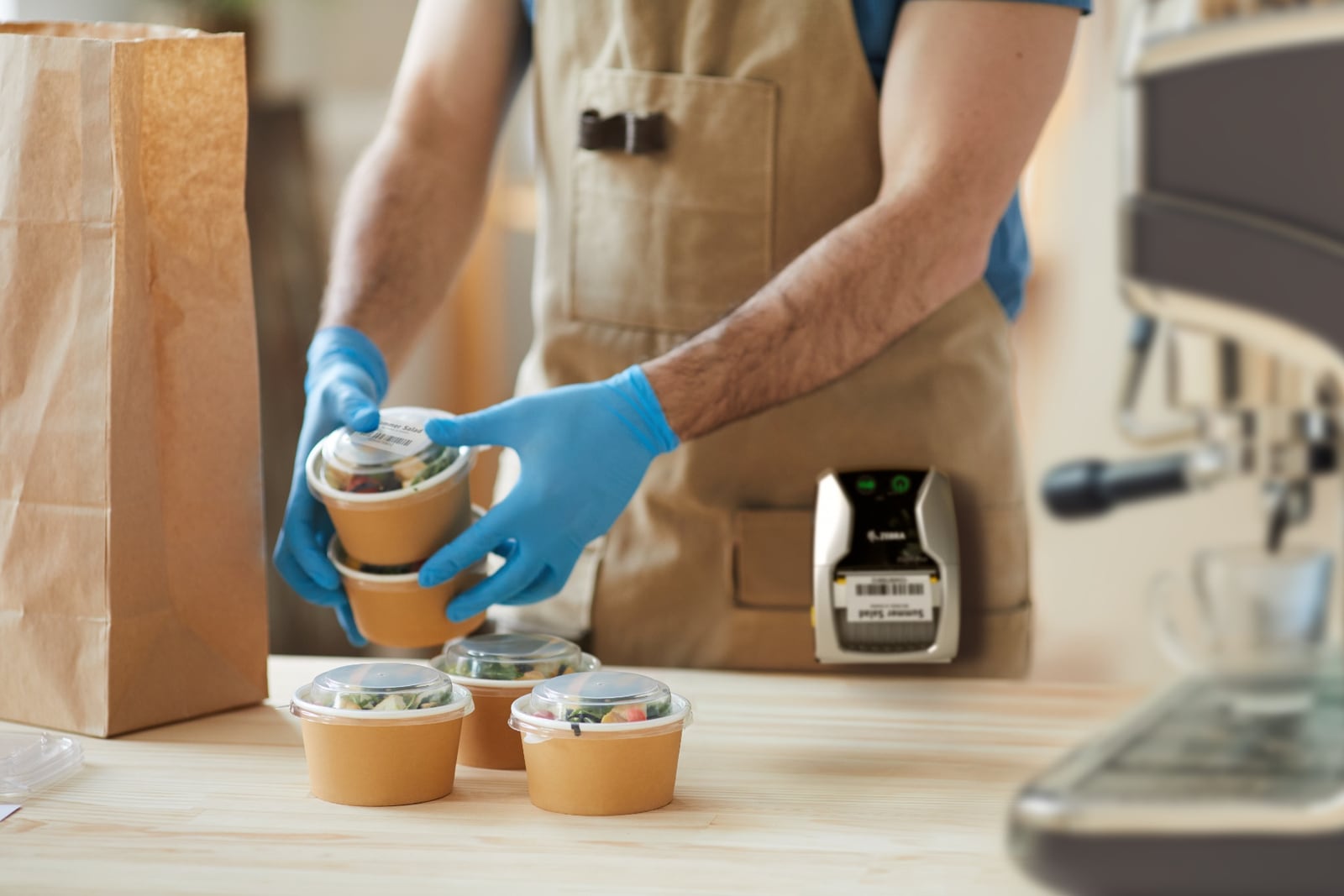 Gastronomia — etykiety bezpodkładowe na opakowania